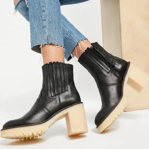 nib FREE PEOPLE sz 37.5/ 7.5 James Black Leather Chelsea Boot w chunky heel - Picture 1 of 5